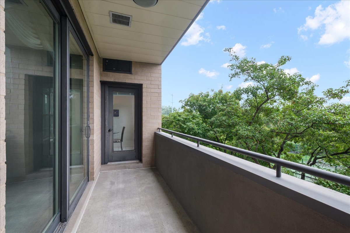 4545 W Touhy Avenue 217w Property Photo 17