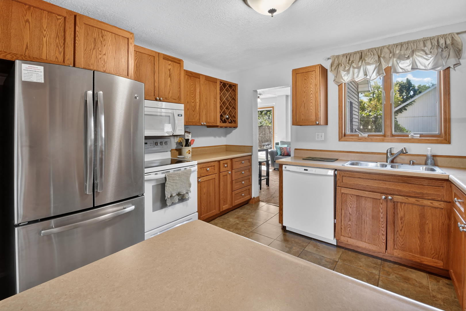 303 W Price Street Property Photo 5