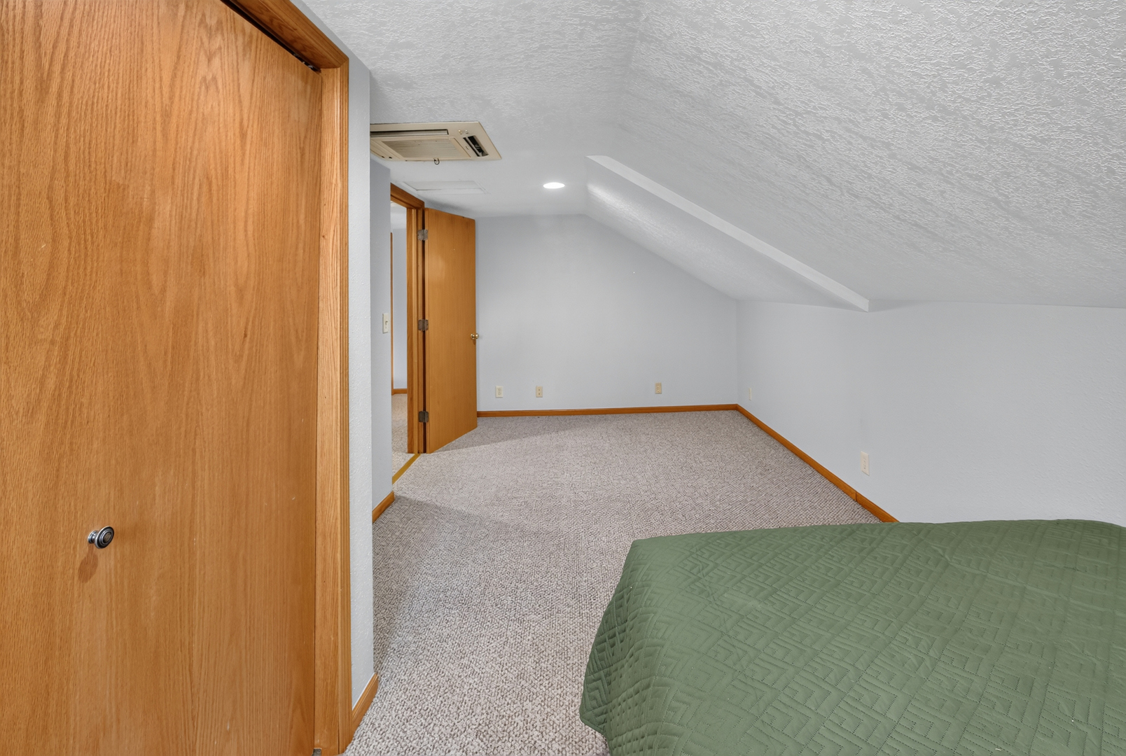 303 W Price Street Property Photo 23