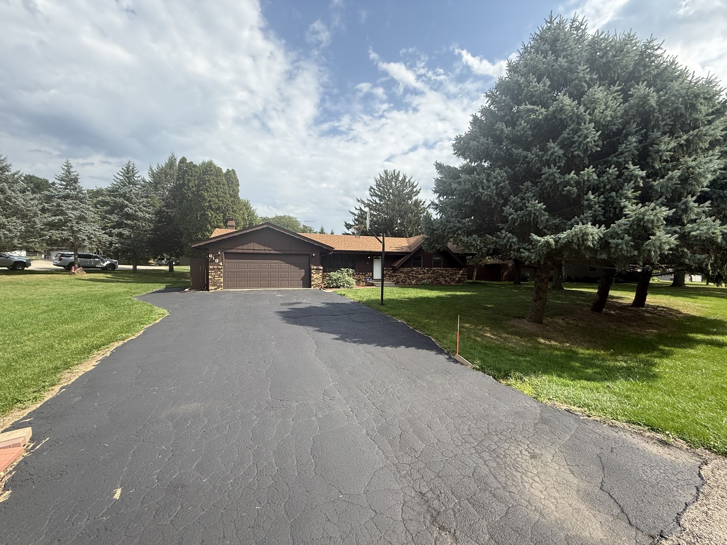 6194 Abington Drive Property Photo 2