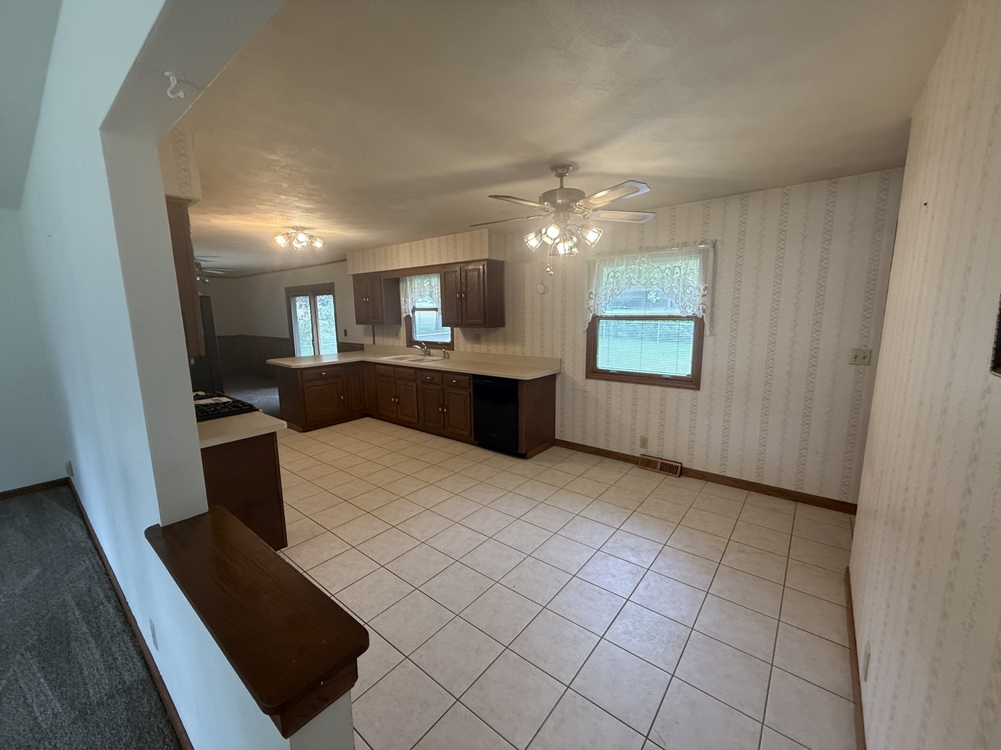 6194 Abington Drive Property Photo 4