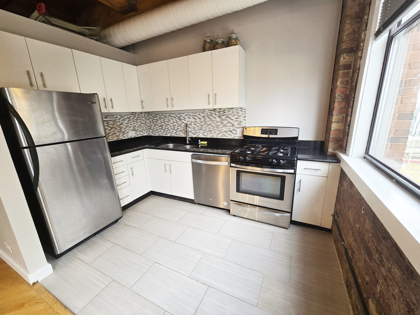 913 W Van Buren Street 5e Property Photo 5