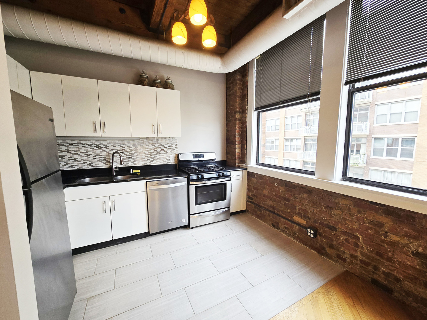 913 W Van Buren Street 5e Property Photo 6
