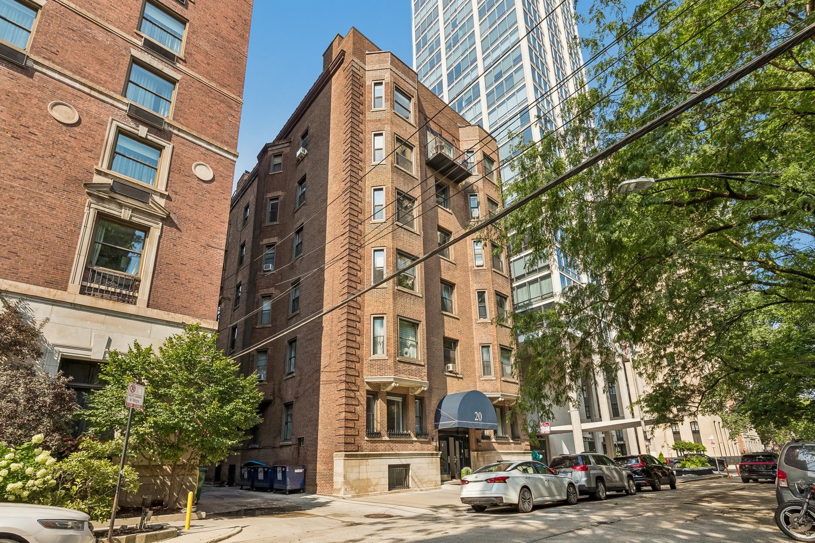20 E Goethe Street 206 Property Photo 1