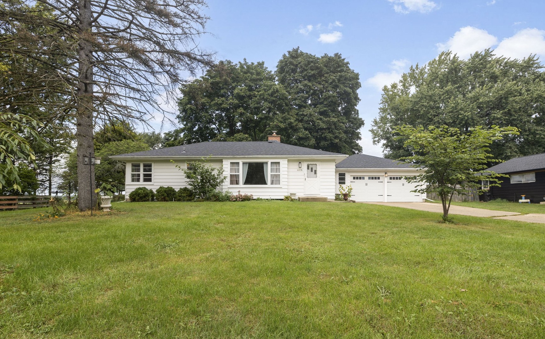 40w754 Route 64 Highway Property Photo 1