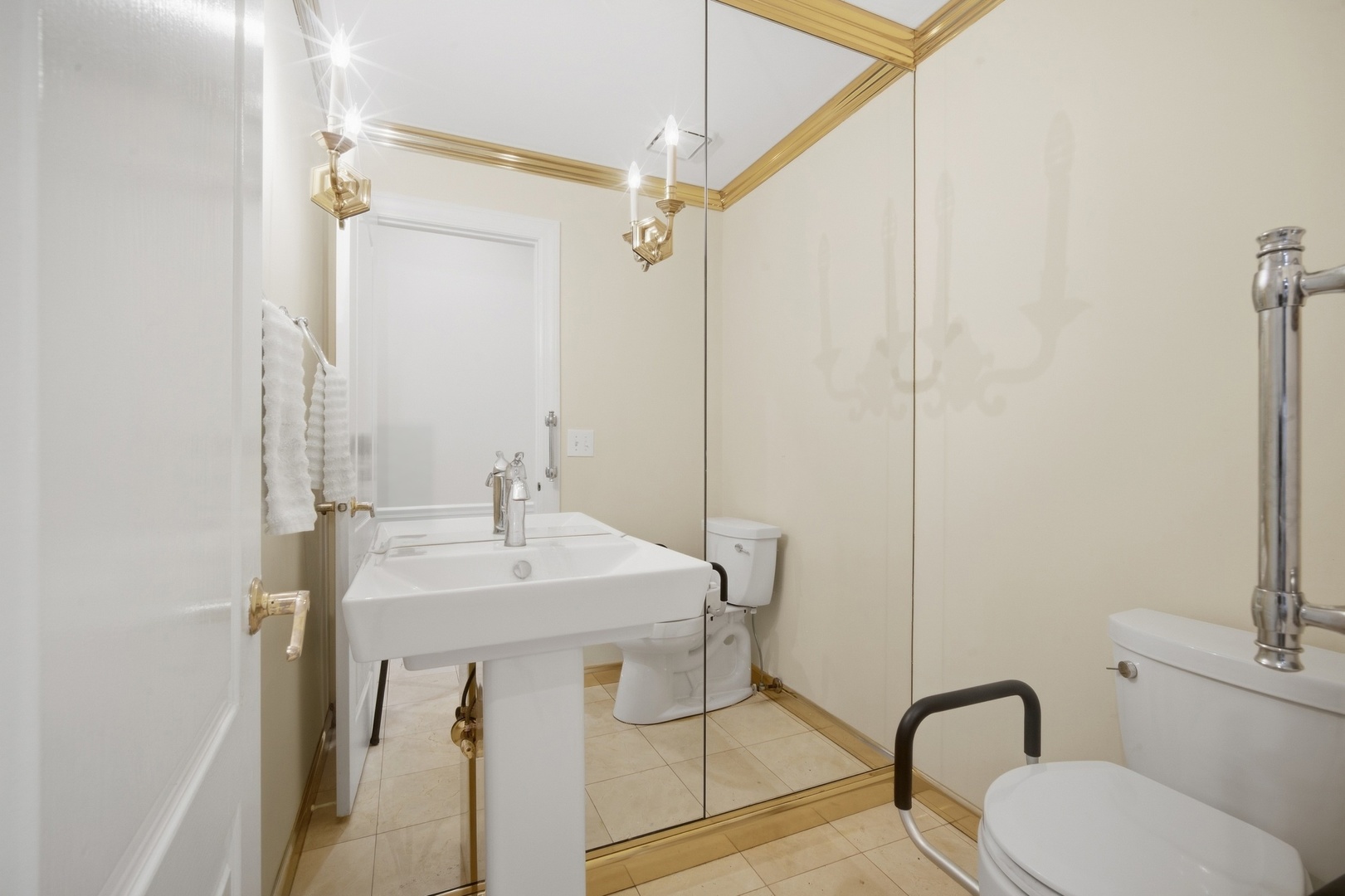 4 S Wynstone Drive Property Photo 12