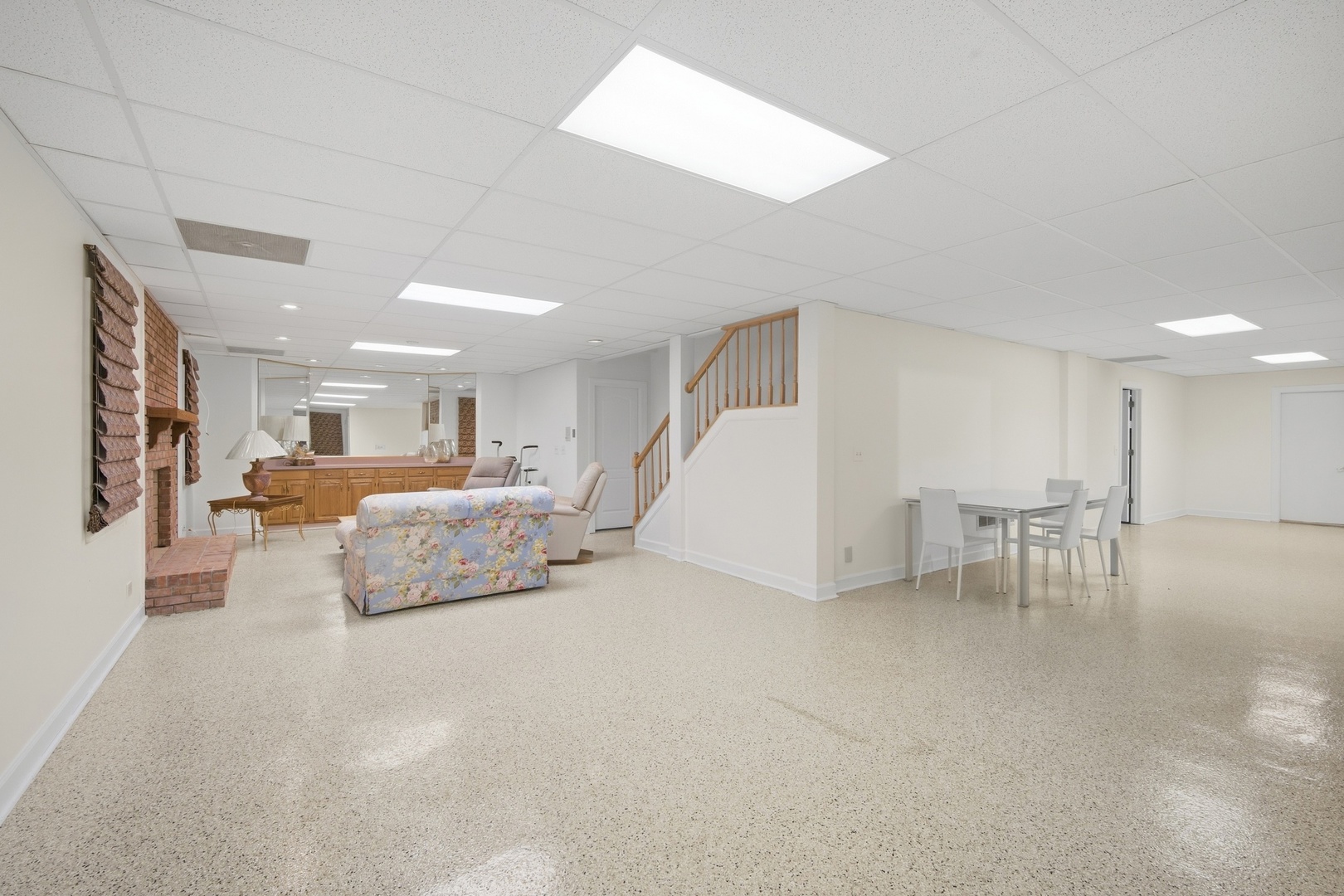 4 S Wynstone Drive Property Photo 30