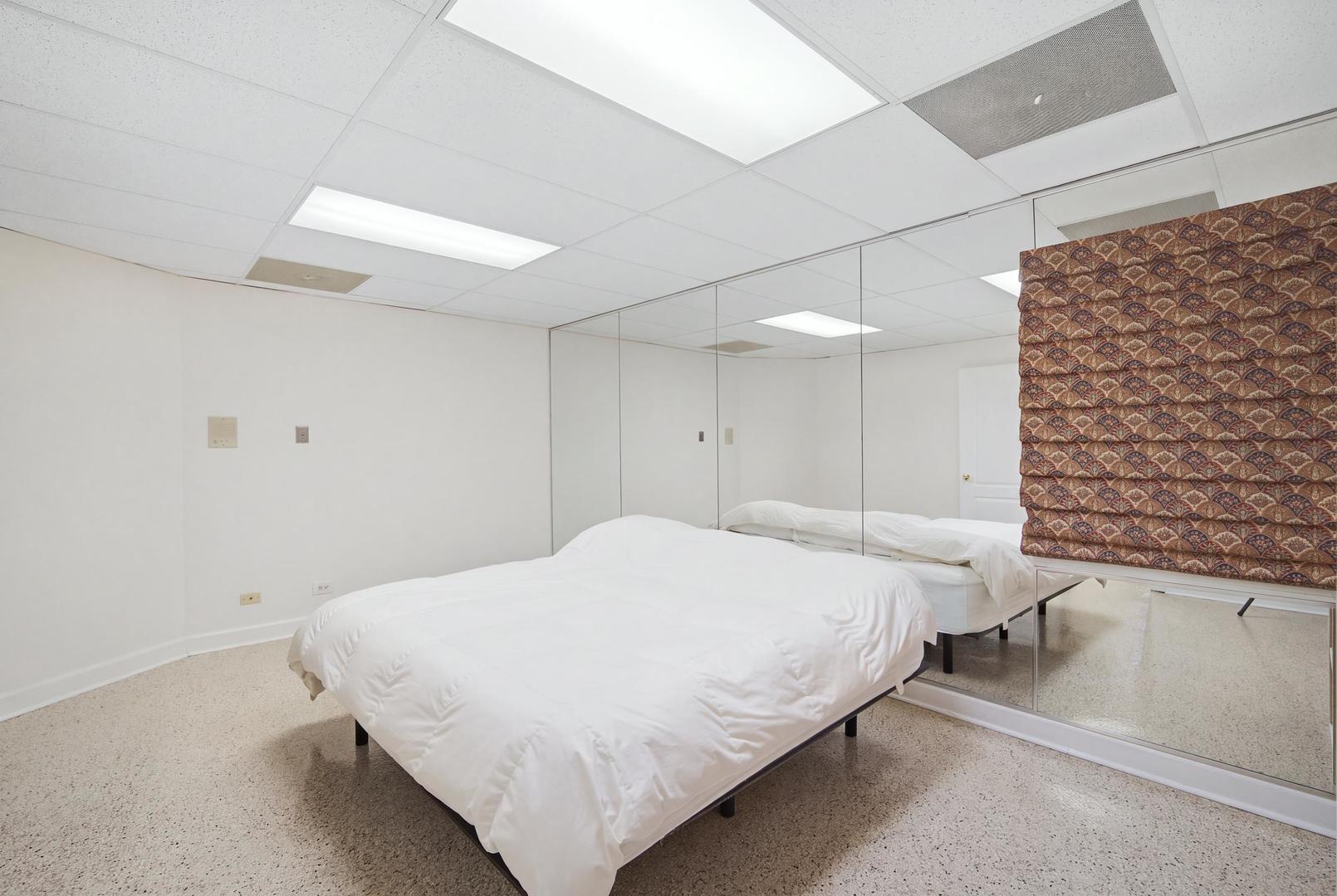 4 S Wynstone Drive Property Photo 31