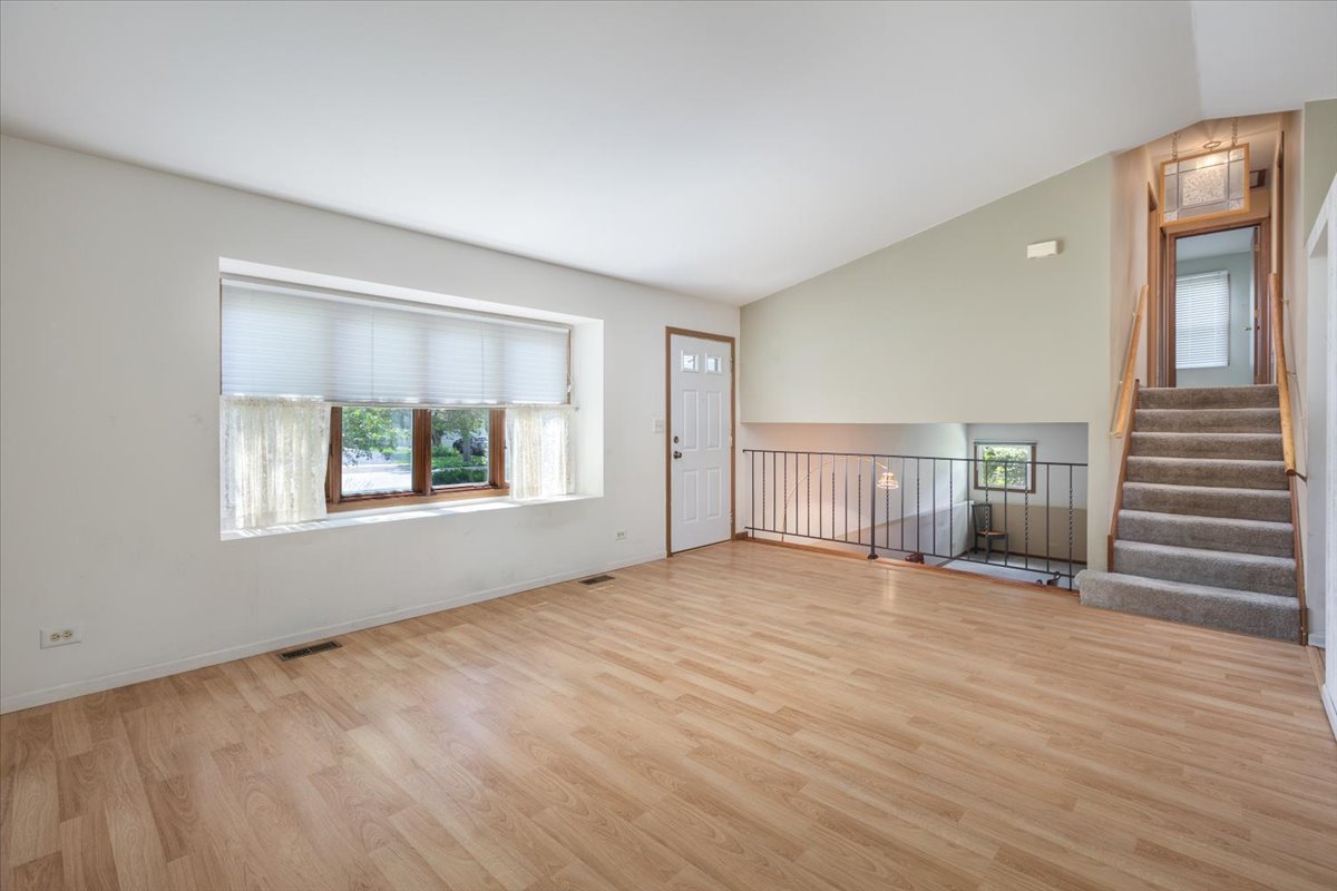 235 Indianwood Lane Property Photo 4