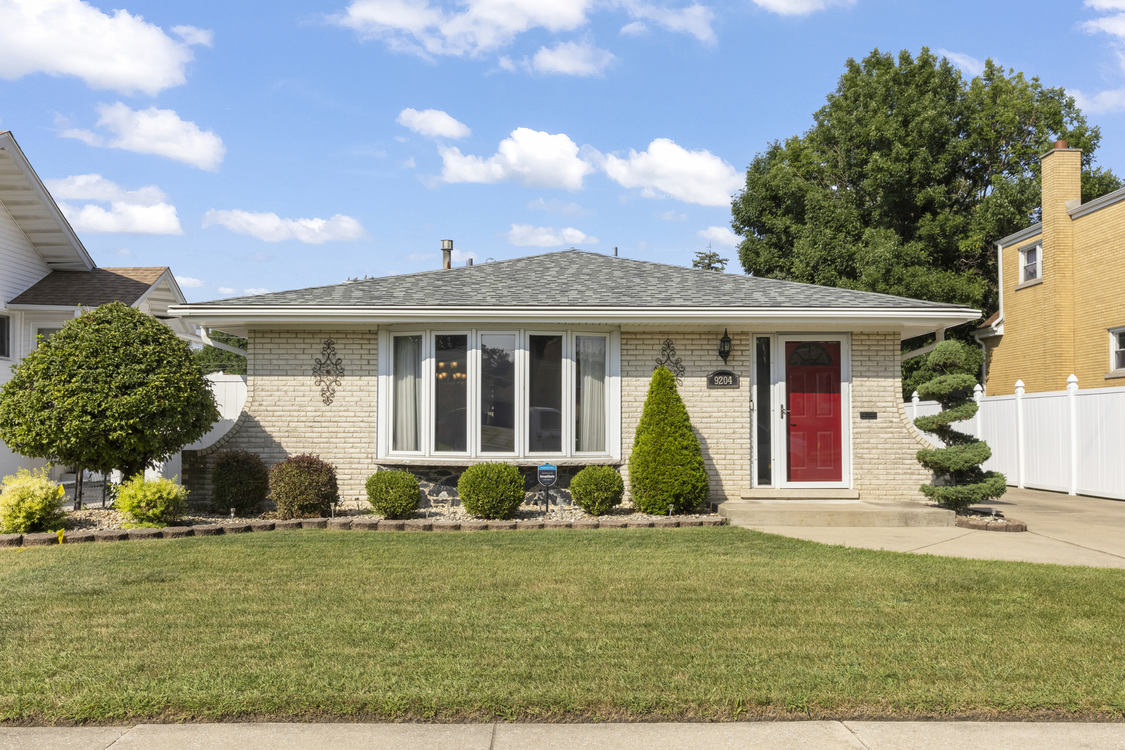9204 Parkside Avenue Property Photo 1