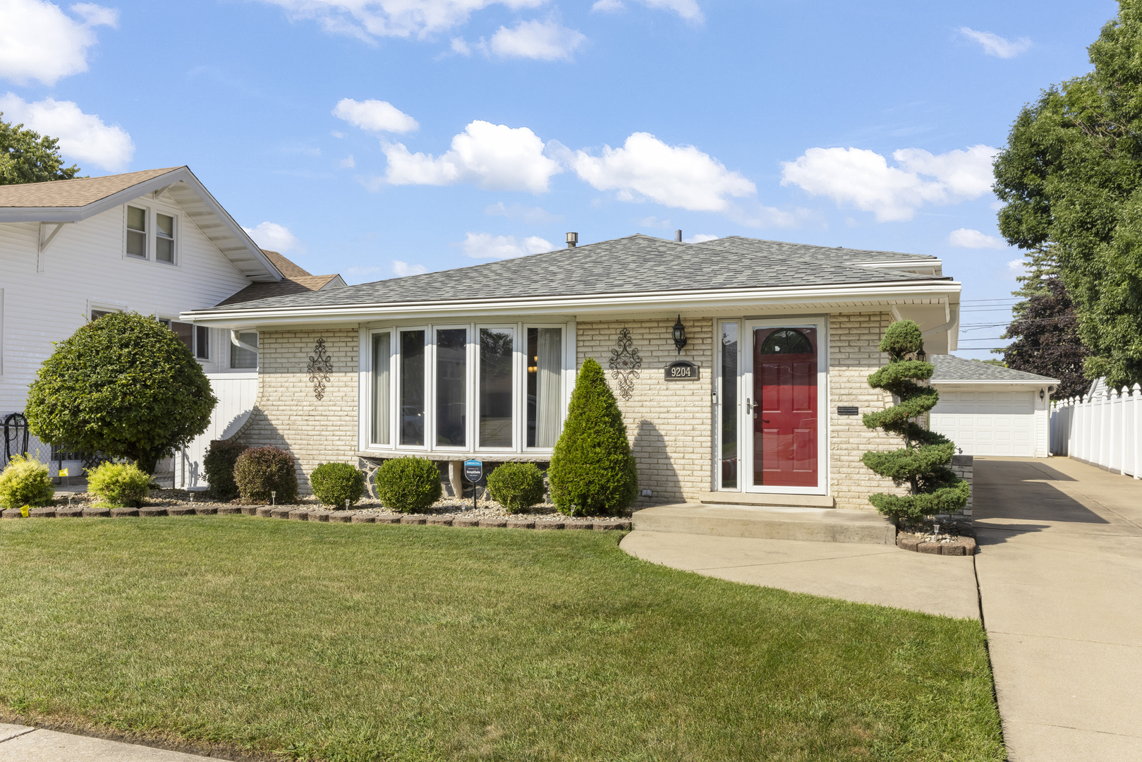 9204 Parkside Avenue Property Photo 2