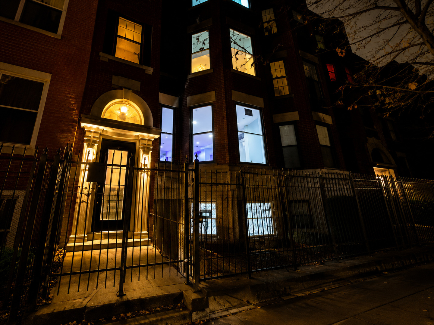 4040 S Calumet Avenue Property Photo 2