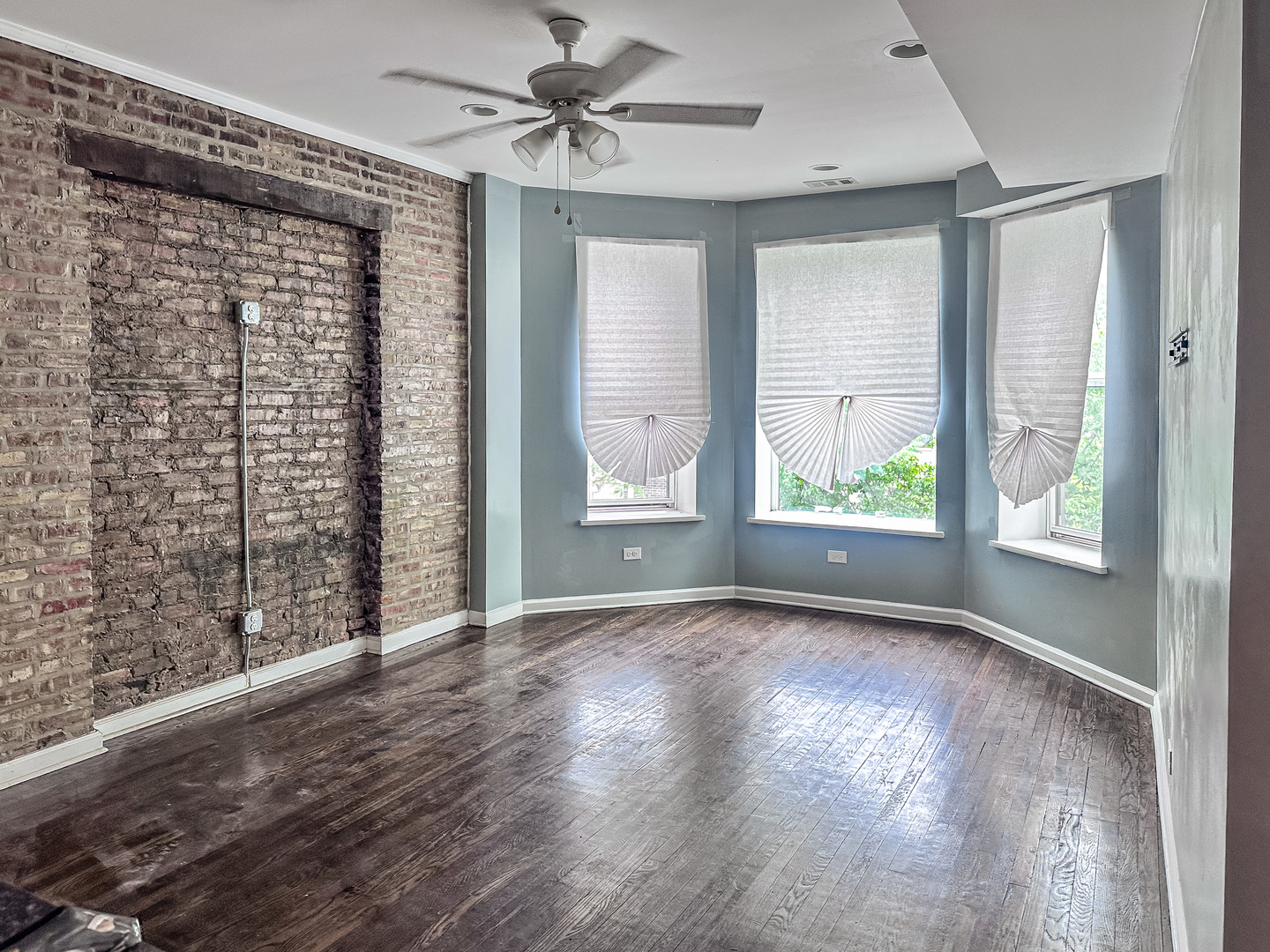 4040 S Calumet Avenue Property Photo 4