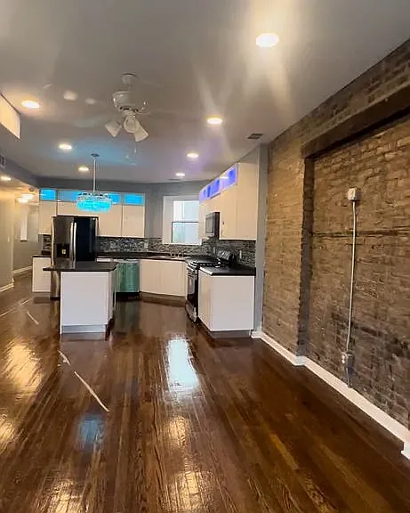 4040 S Calumet Avenue Property Photo 7