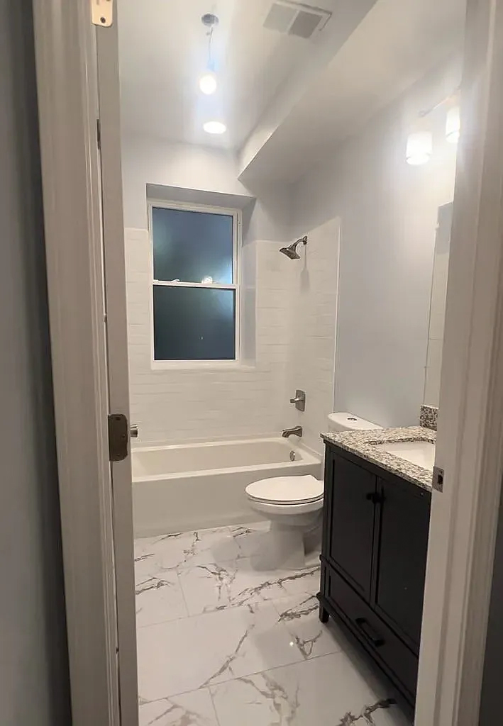 4040 S Calumet Avenue Property Photo 13