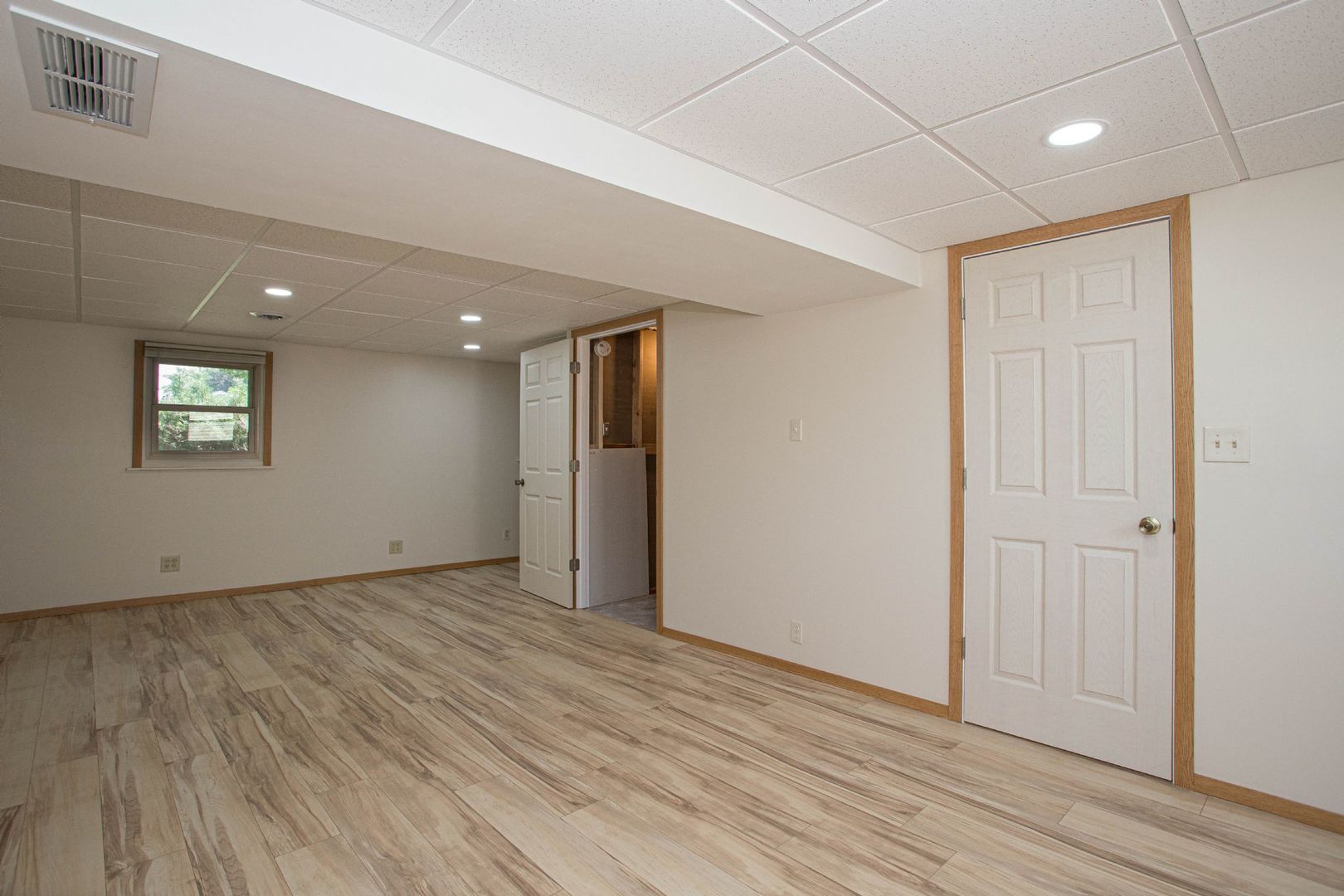 1528 Spruce Hills Drive Property Photo 5