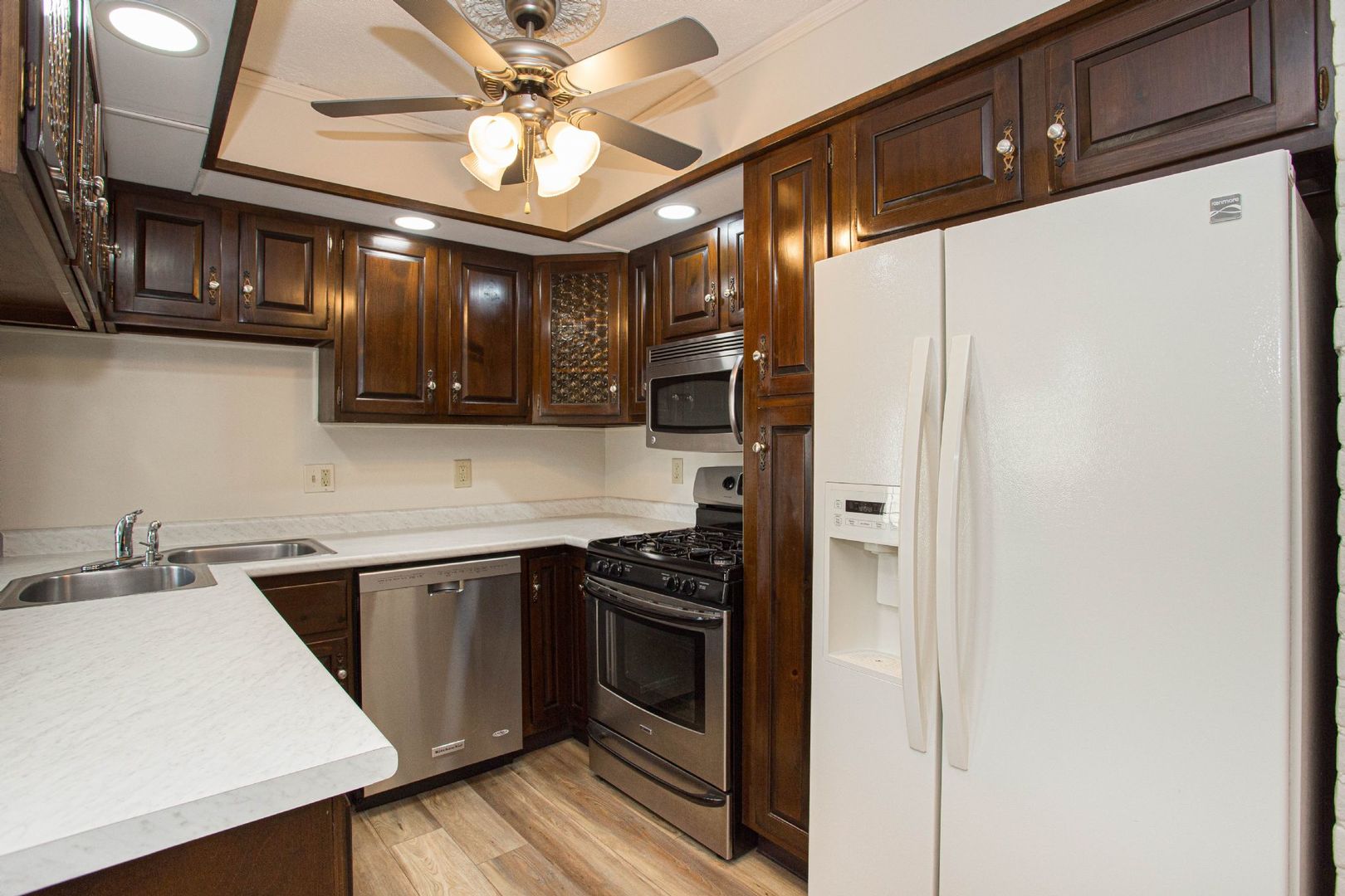 1528 Spruce Hills Drive Property Photo 10