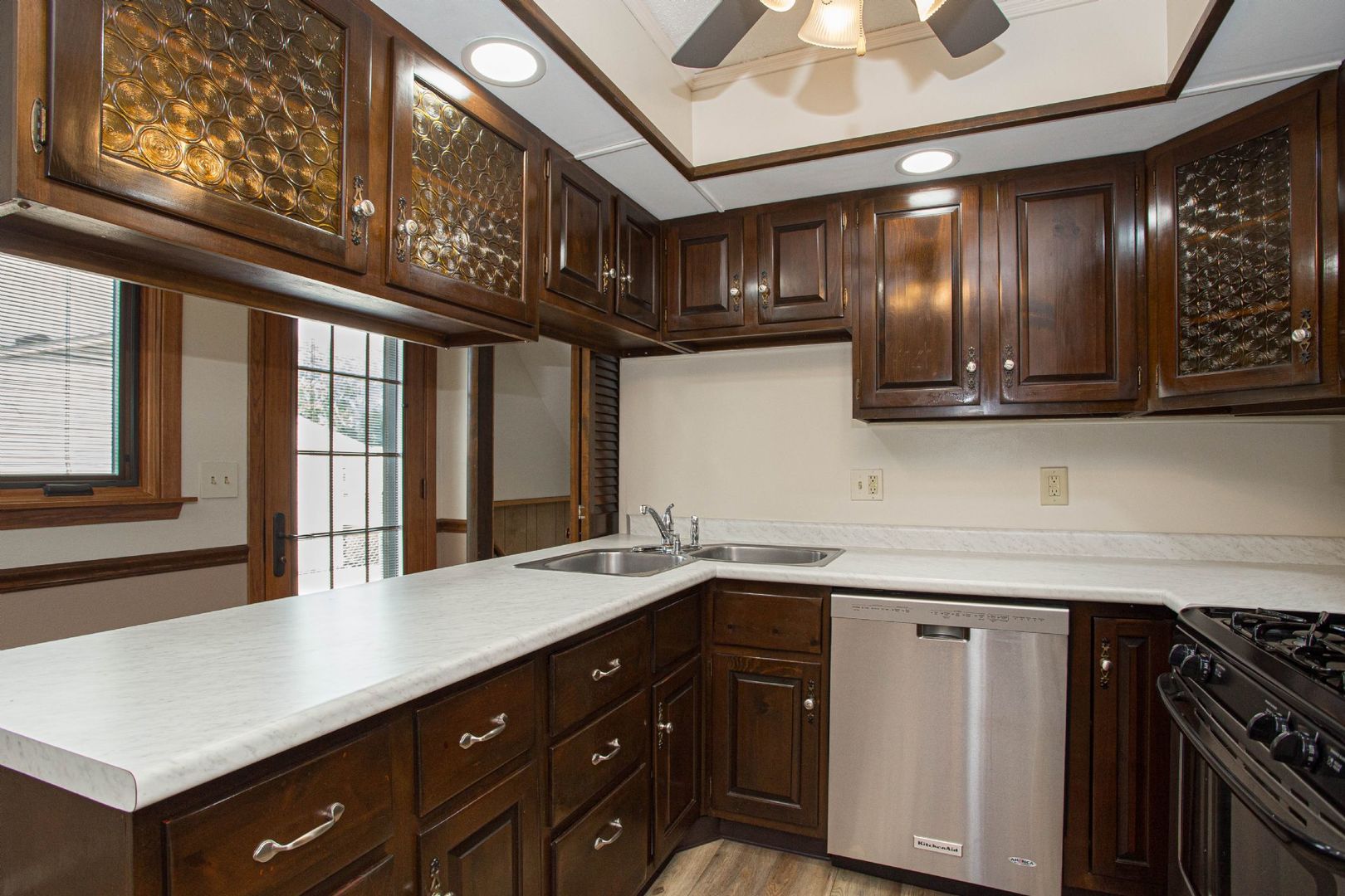 1528 Spruce Hills Drive Property Photo 12