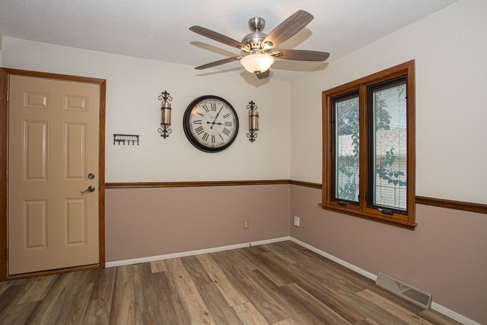 1528 Spruce Hills Drive Property Photo 13
