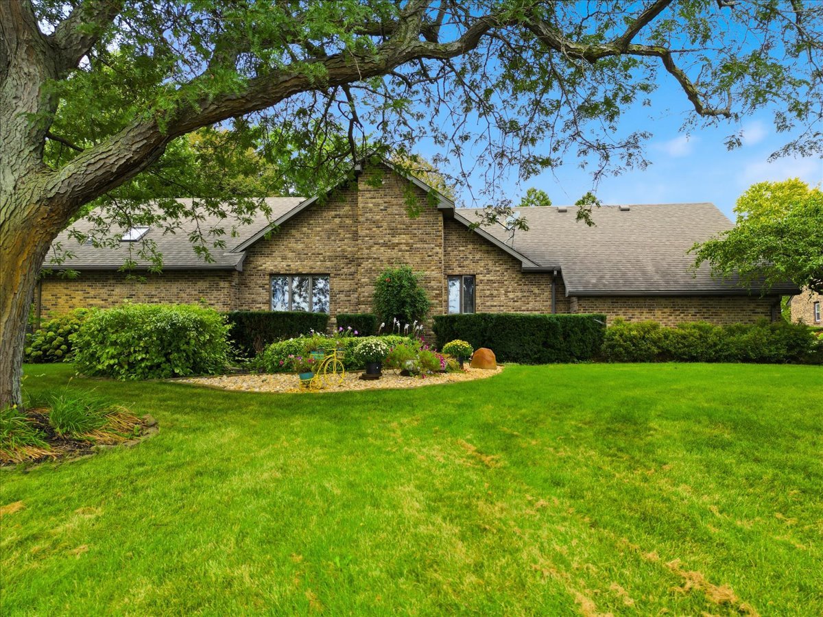 2128 Melvin Drive Property Photo 4