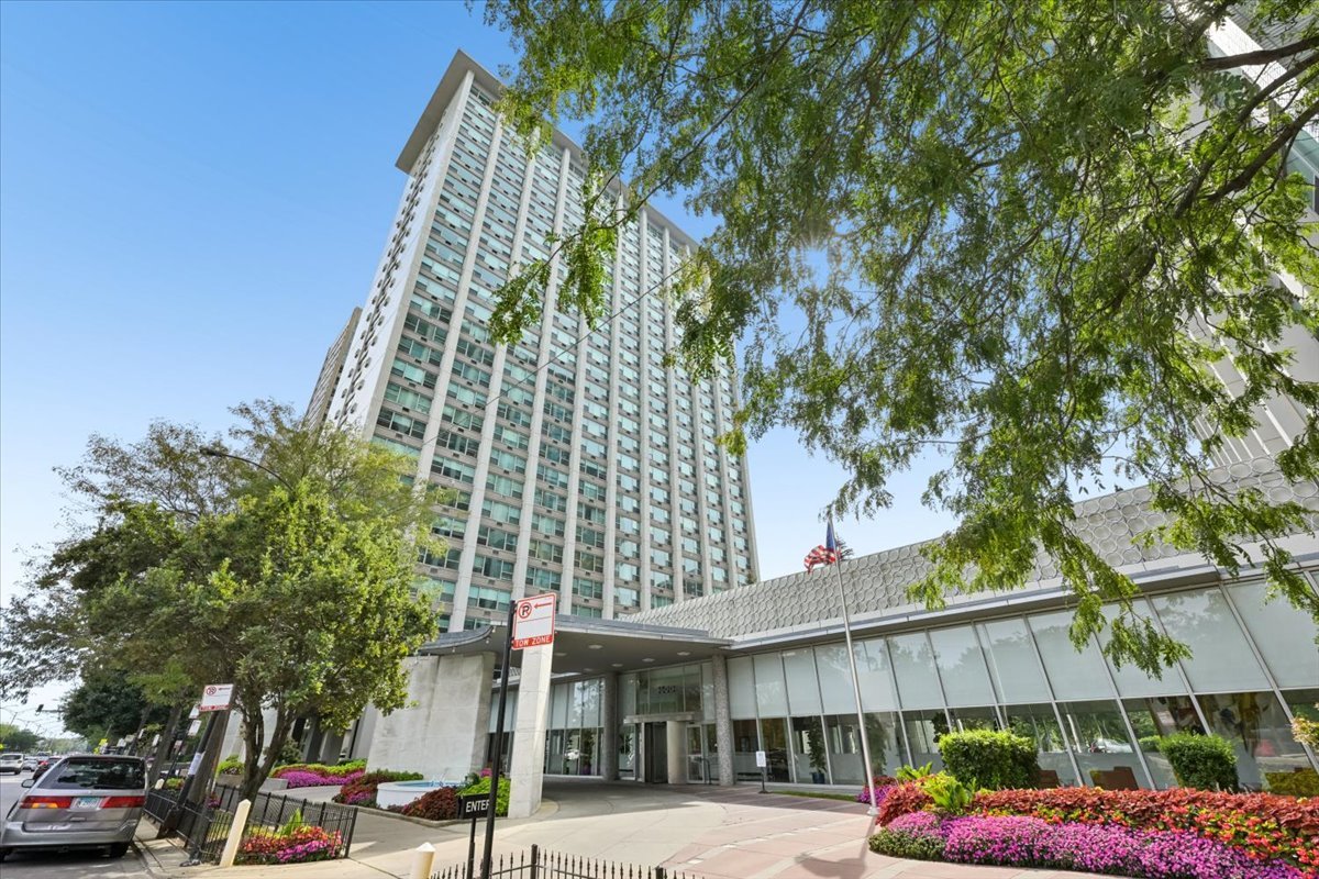 3600 N Lake Shore Drive 2209 Property Photo 1