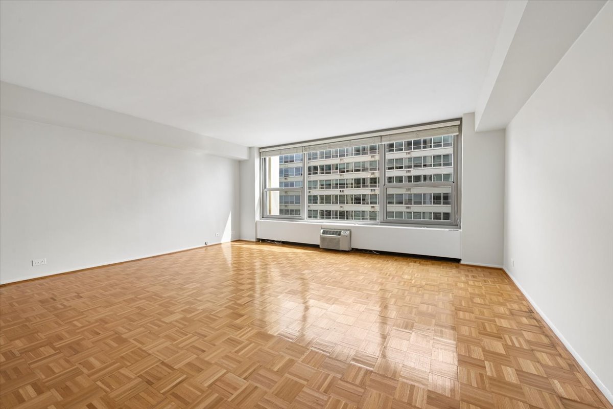 3600 N Lake Shore Drive 2209 Property Photo 7