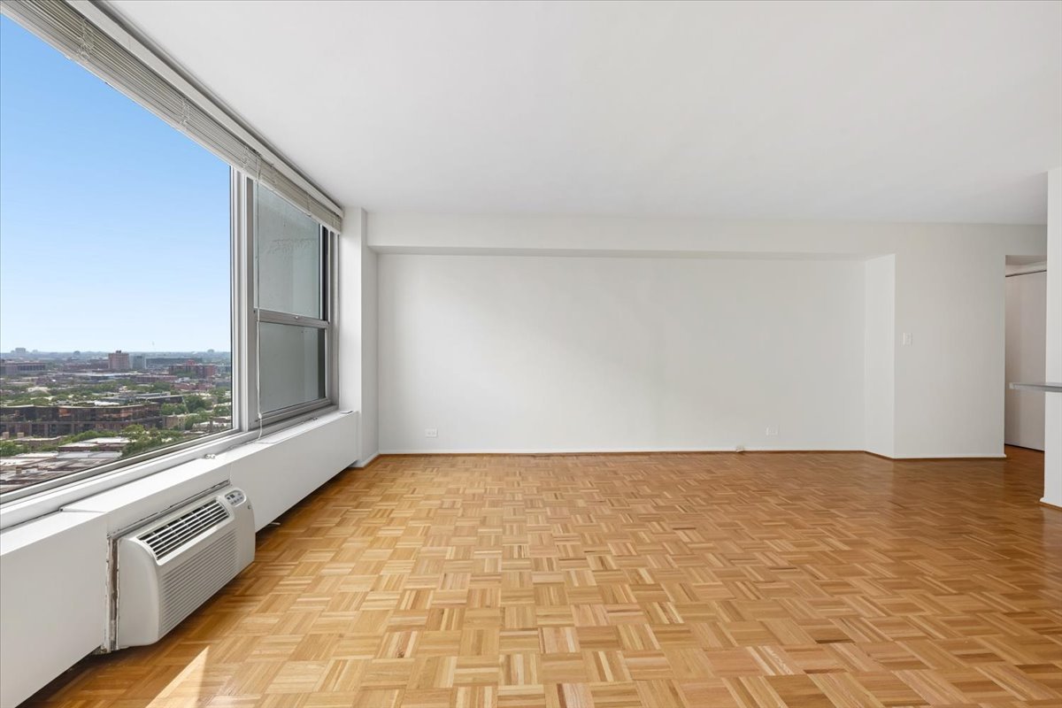 3600 N Lake Shore Drive 2209 Property Photo 9