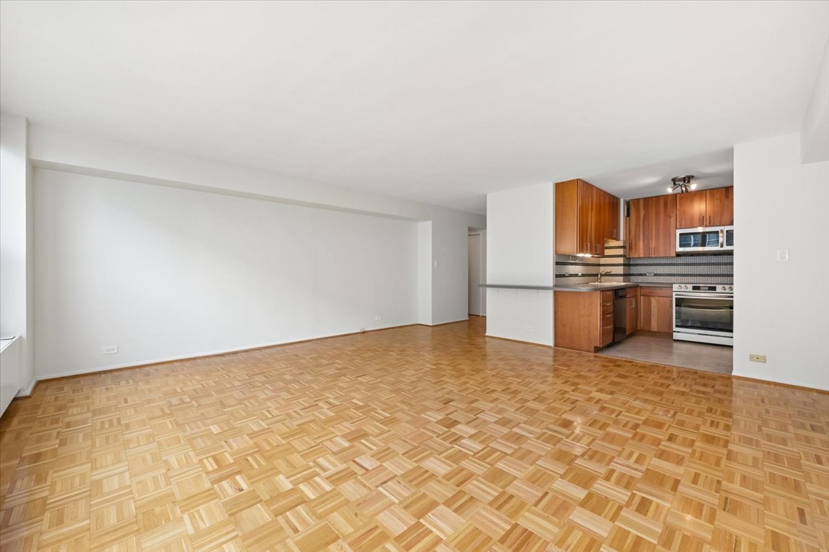 3600 N Lake Shore Drive 2209 Property Photo 11