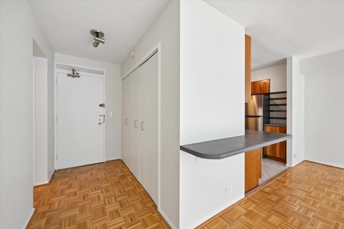 3600 N Lake Shore Drive 2209 Property Photo 17
