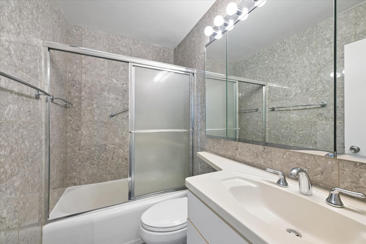 3600 N Lake Shore Drive 2209 Property Photo 18