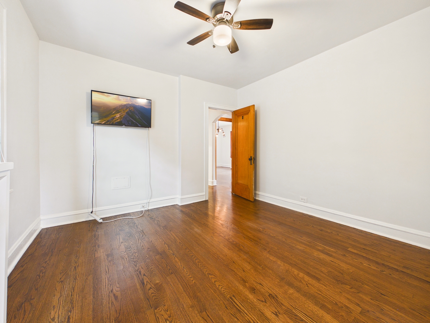 4200 N Oriole Avenue Property Photo 10