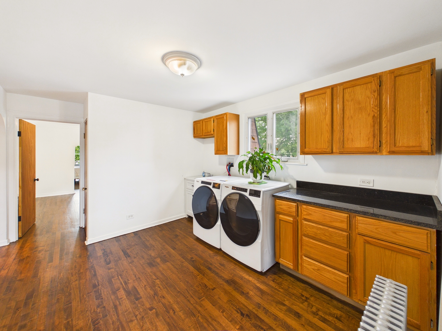 4200 N Oriole Avenue Property Photo 18