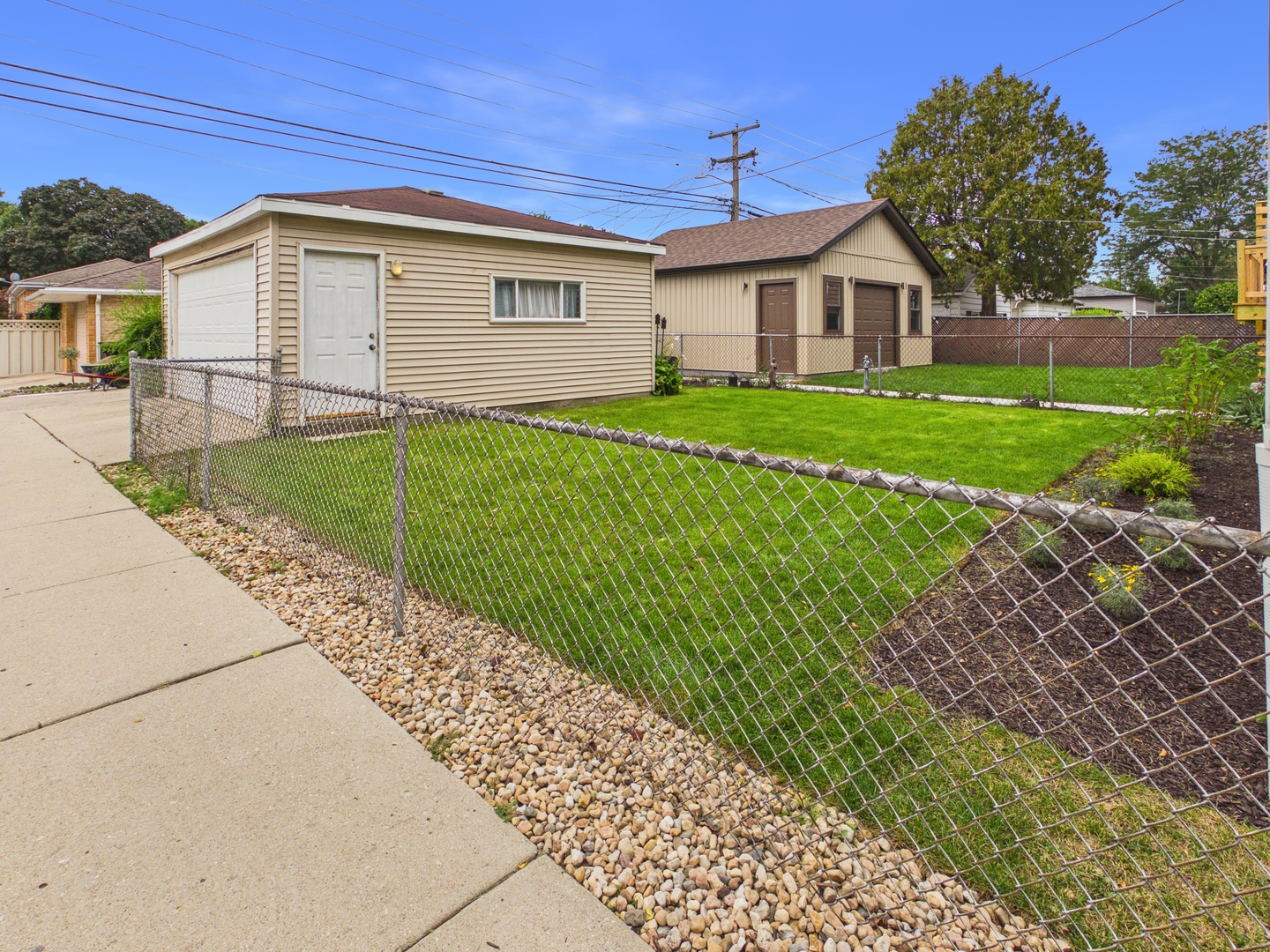 4200 N Oriole Avenue Property Photo 25
