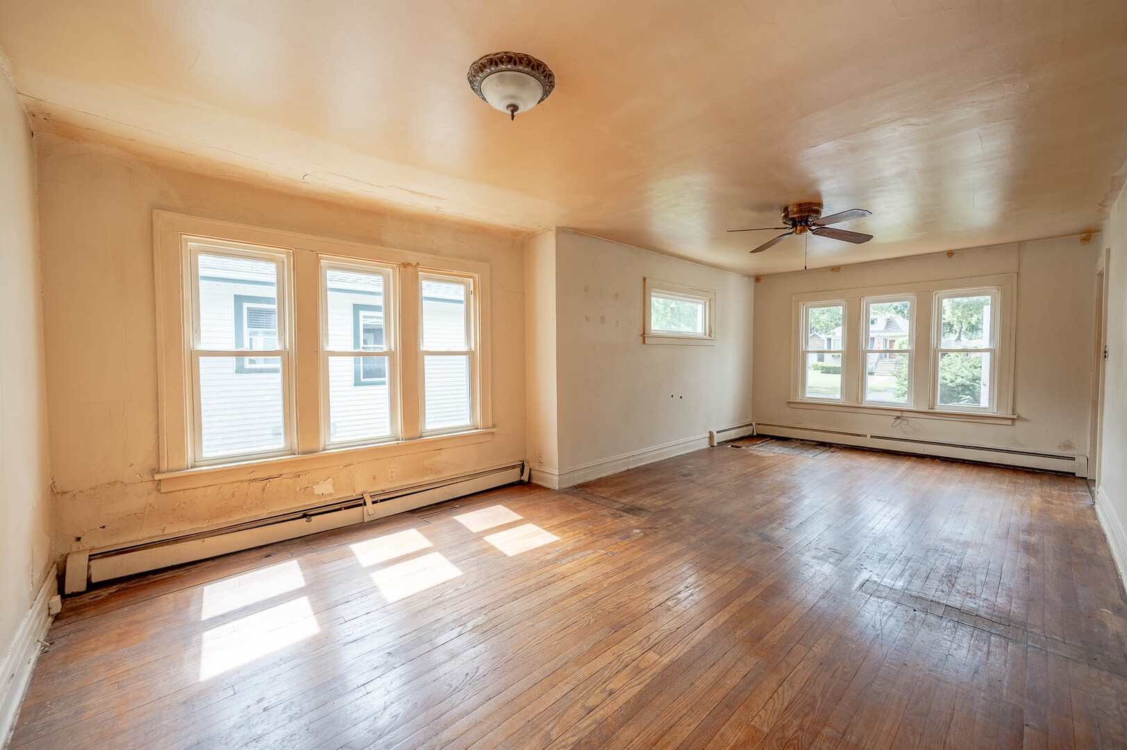 527 S Summit Avenue Property Photo 4