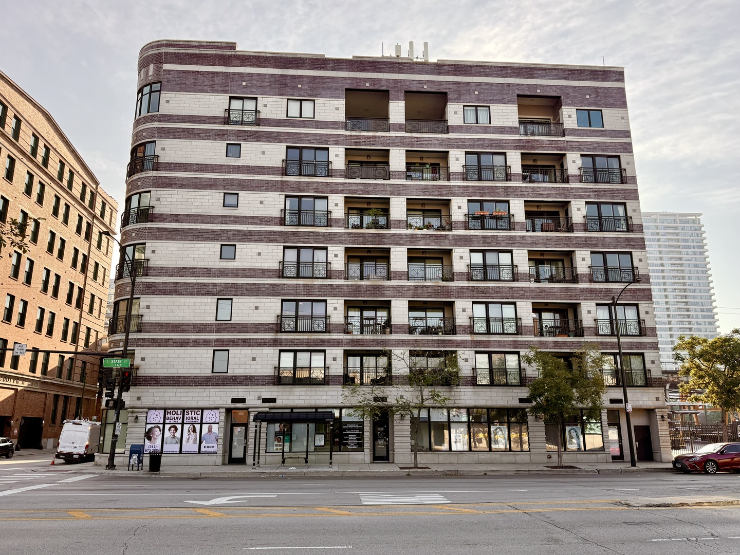1601 S STATE Street 2I Property Photo 1