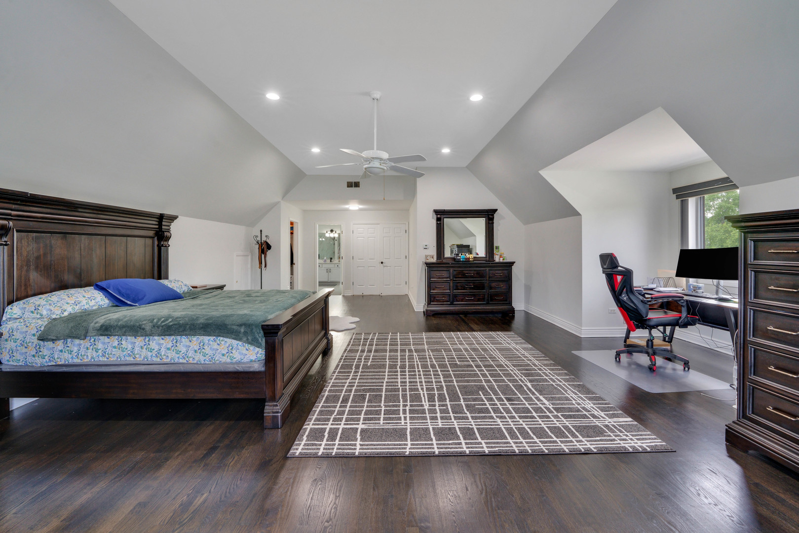 18219 Autumn Ridge Drive Property Photo 15