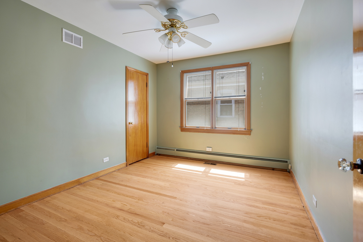 11413 S Saint Louis Avenue Property Photo 15