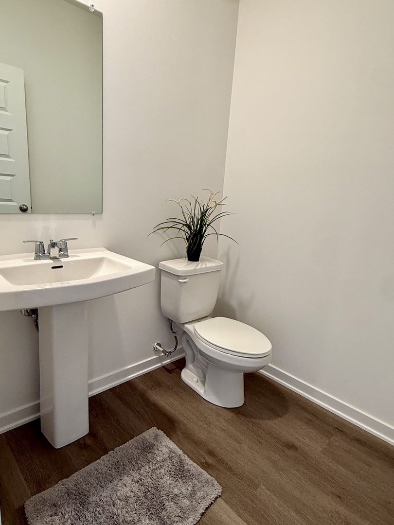 553 Yosemite Way Property Photo 7