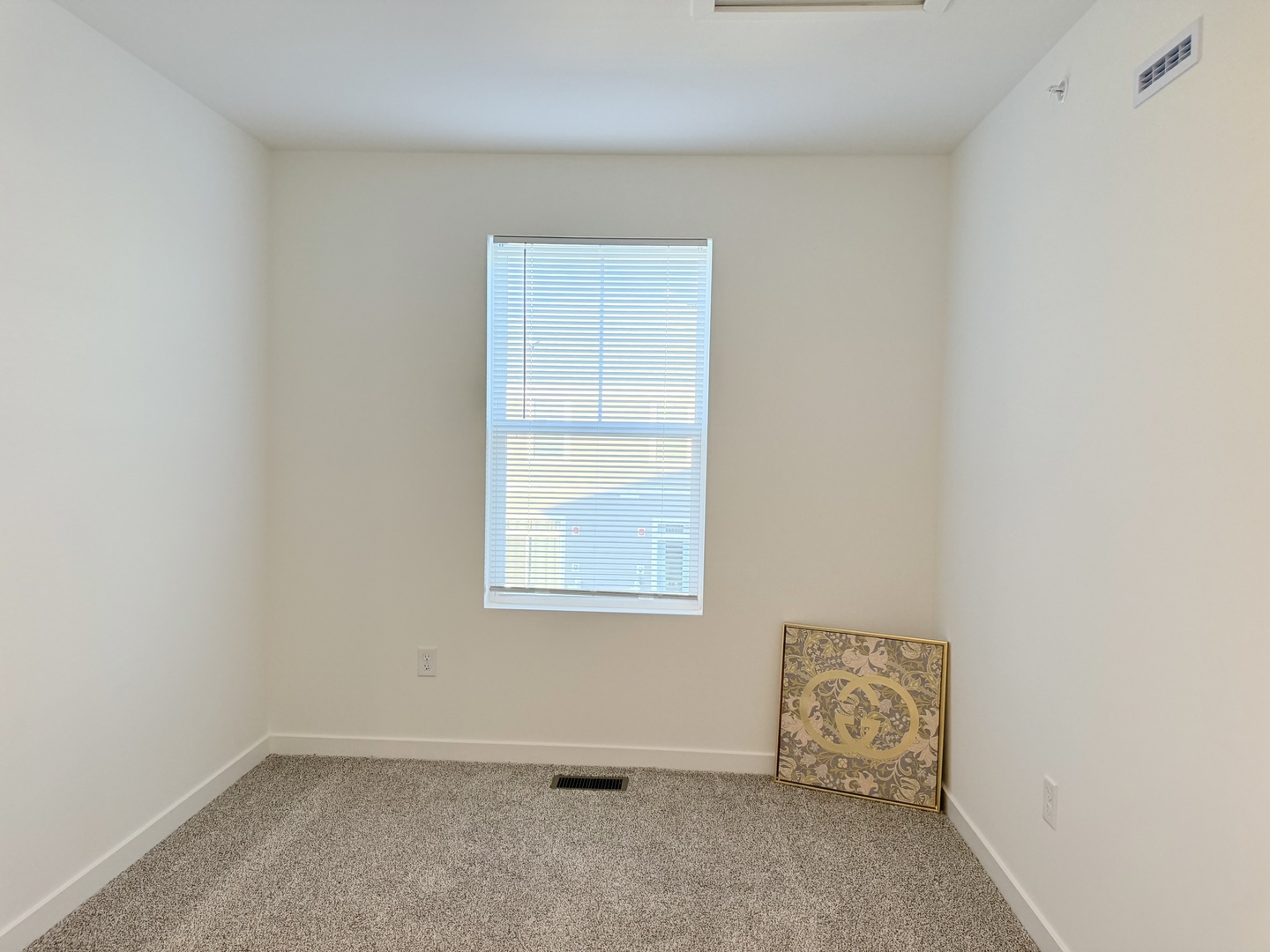 553 Yosemite Way Property Photo 8