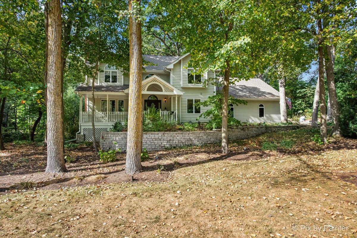 42w142 Ravine Drive Property Photo 1