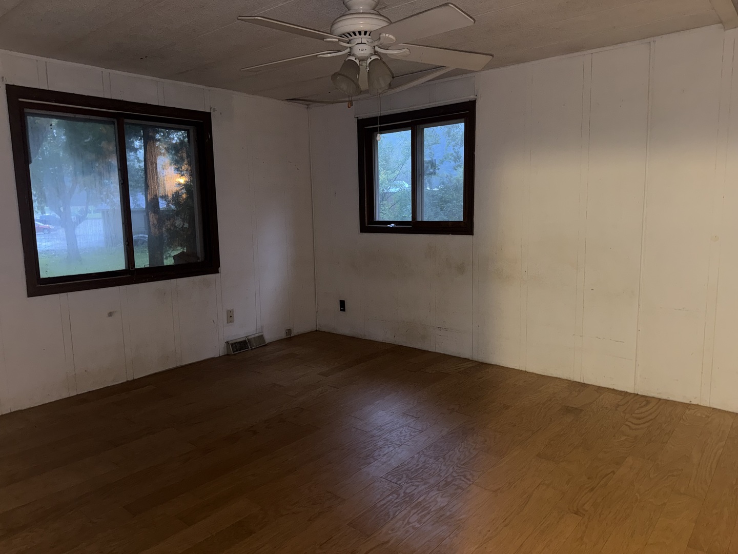 1010 Longmoor Avenue Property Photo 7