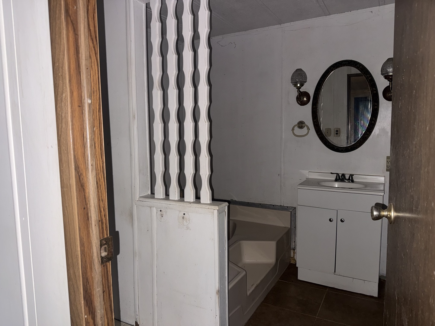 1010 Longmoor Avenue Property Photo 8