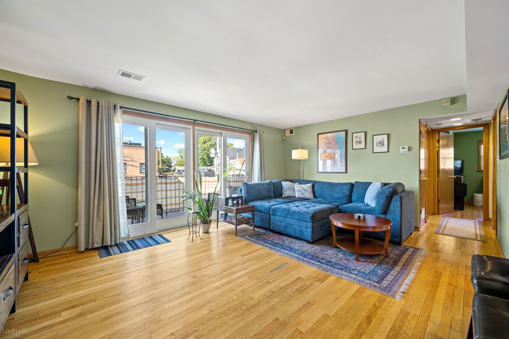 2112 W Armitage Avenue 2n Property Photo 2