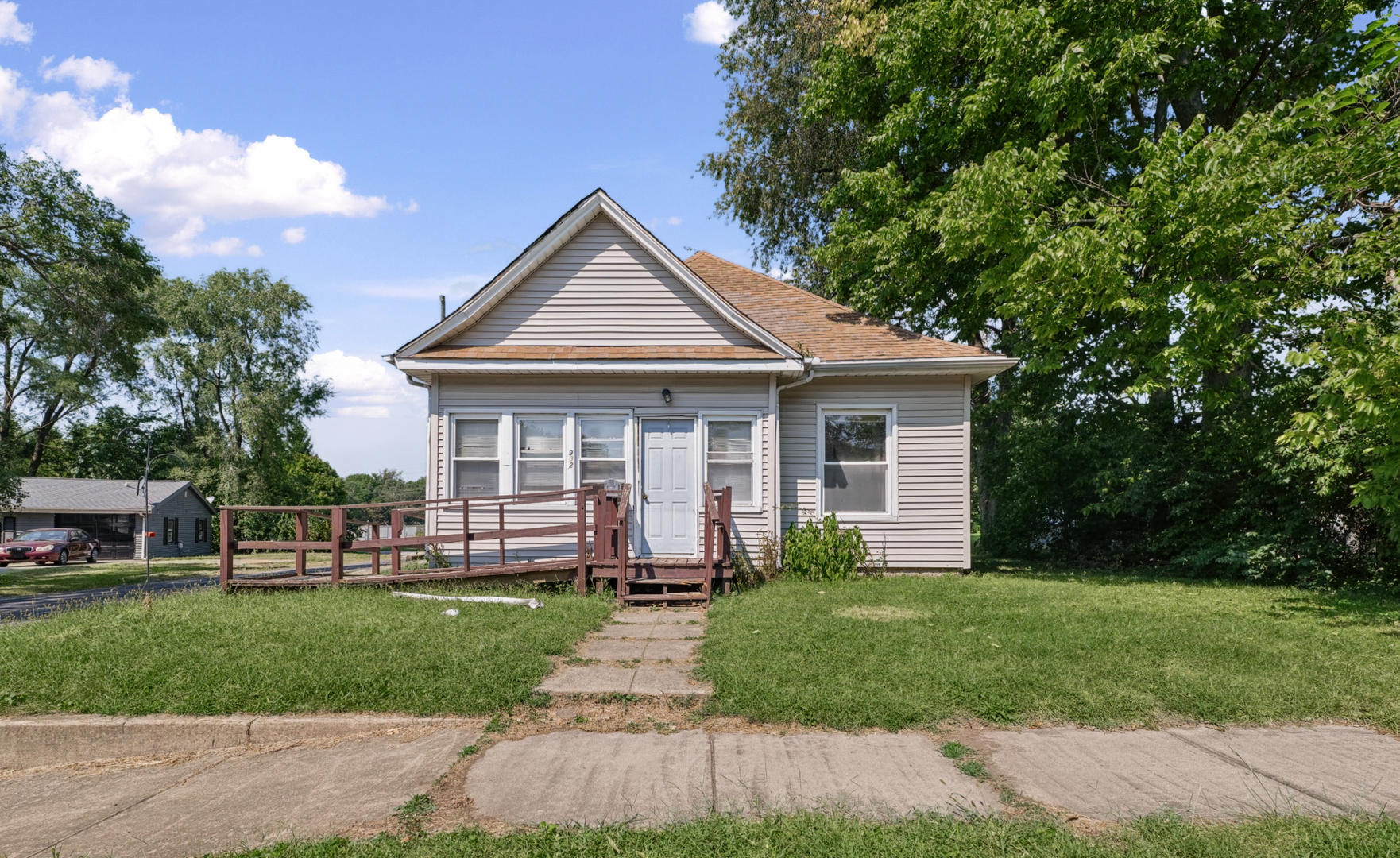 902 E Park Street Property Photo 1
