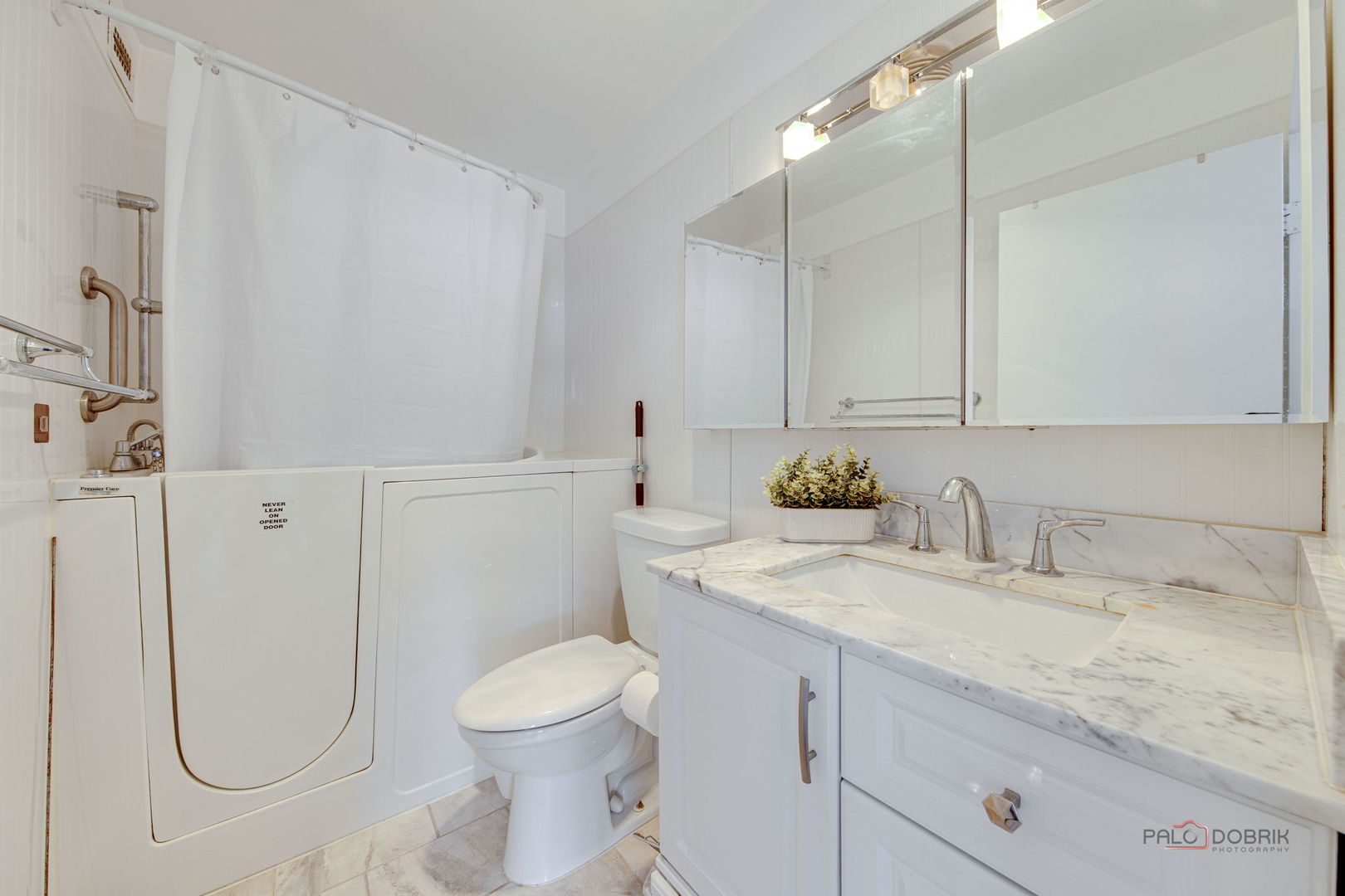 5445 N Sheridan Road 3805 Property Photo 23