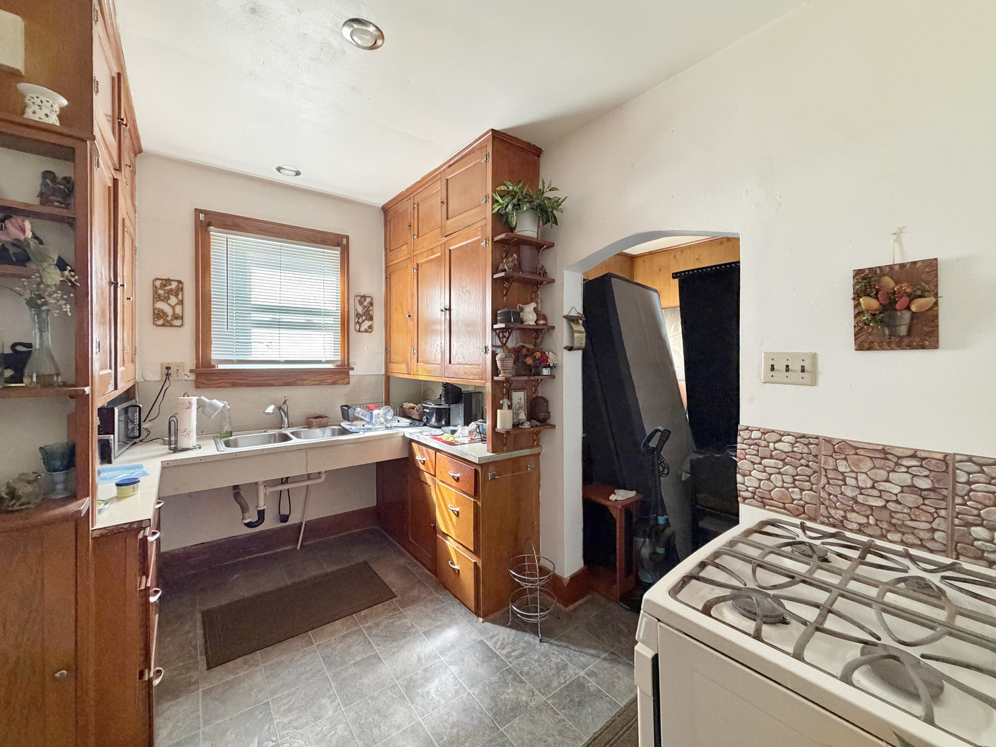 526 E Jefferson Street Property Photo 2