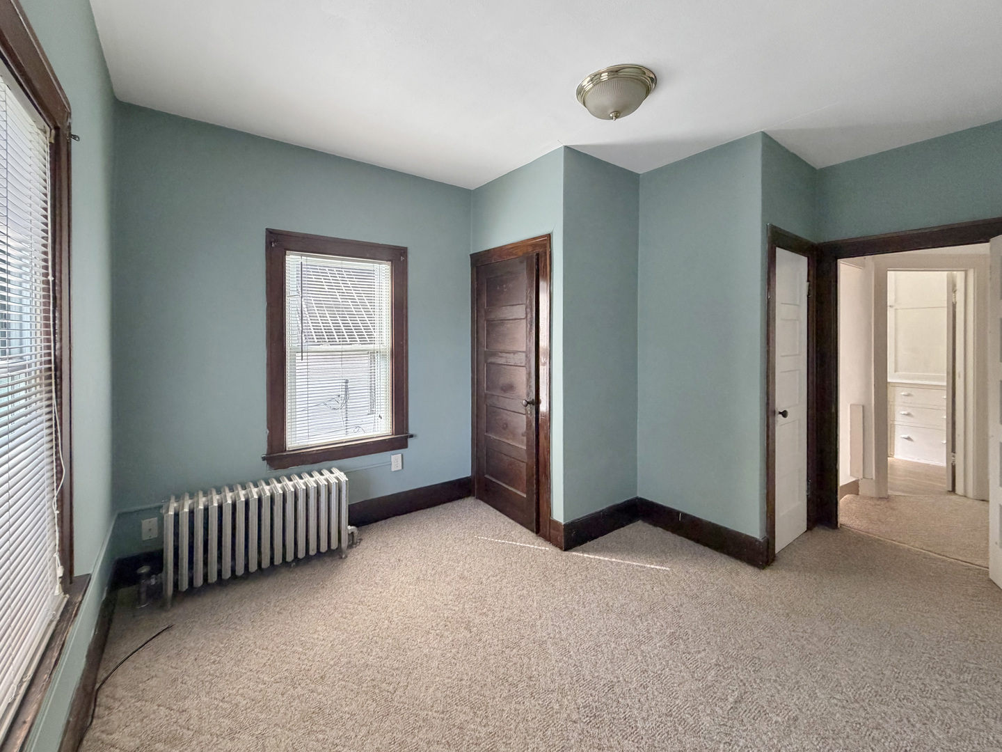 526 E Jefferson Street Property Photo 3