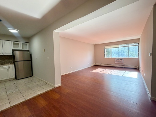 5348 N Cumberland Avenue 300 Property Photo 3