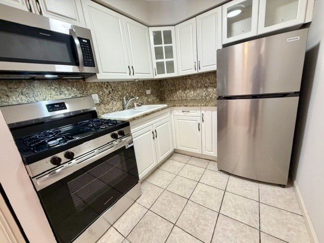 5348 N Cumberland Avenue 300 Property Photo 5