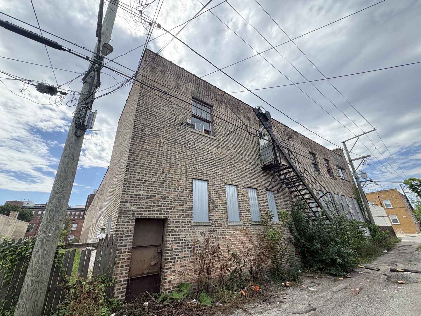 4950 W Division Street Property Photo 2